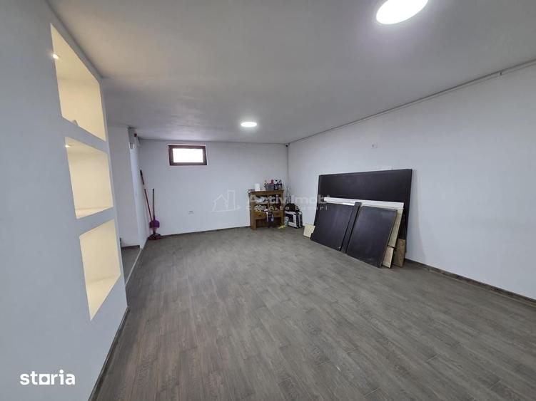 Casă cu 8 camere cu Teren 316 Mp în Dăești