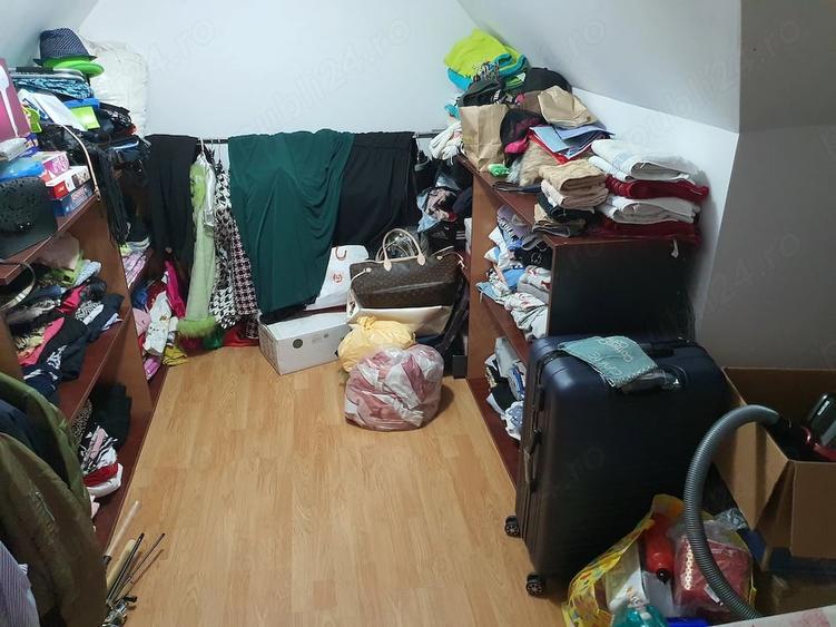 Casă cu 6 camere cu Teren 500 Mp în Central