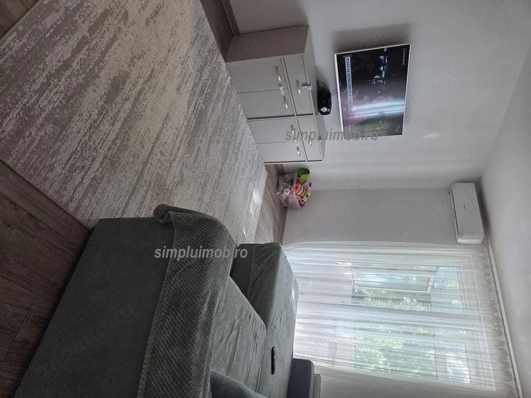 Apartament cu 3 camere semidecomandat, mobilat în Titan