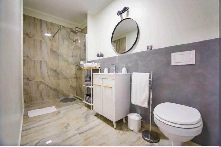 Apartament cu 2 camere decomandat în Exterior Vest