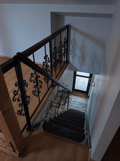 Casă individuală cu 5 camere cu Garaj în Tărtășești