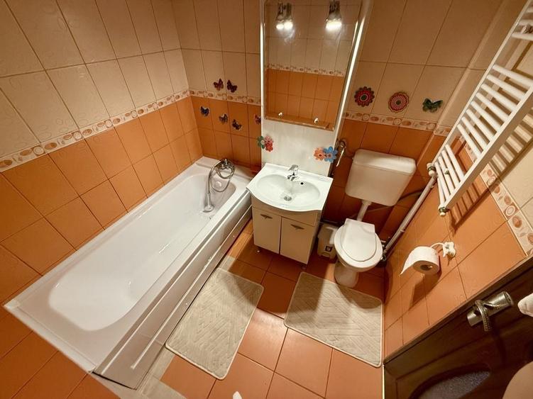 Apartament cu 3 camere în Petros