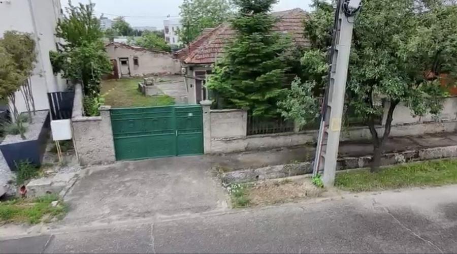 Casă cu 3 camere în Centura