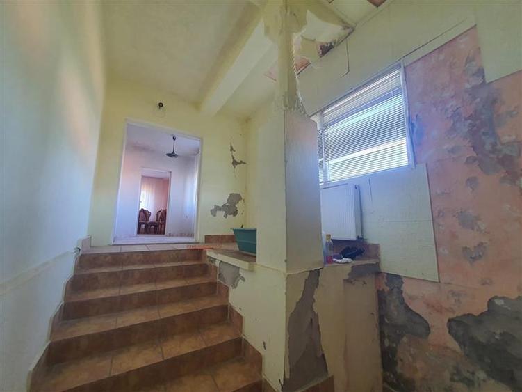Casă individuală cu 5 camere cu Garaj în Chiribiș