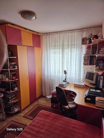 Apartament cu 3 camere decomandat în Republicii
