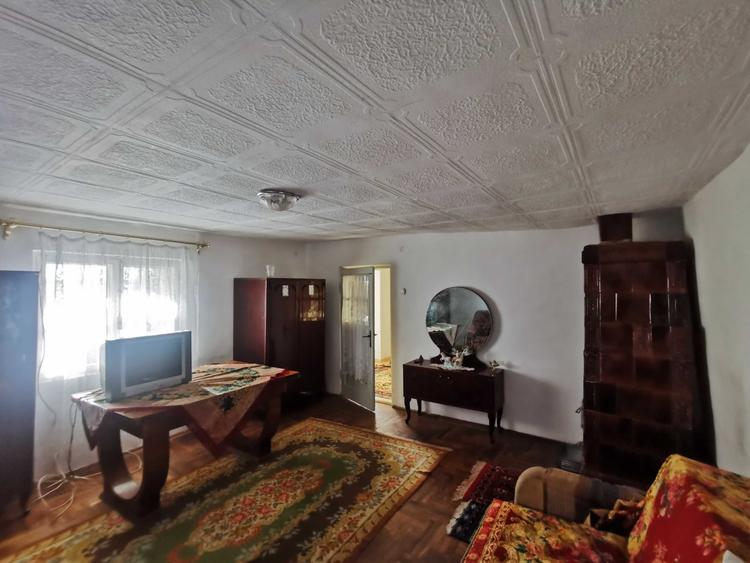 Casă cu 4 camere în Valea Mare-Pravăț