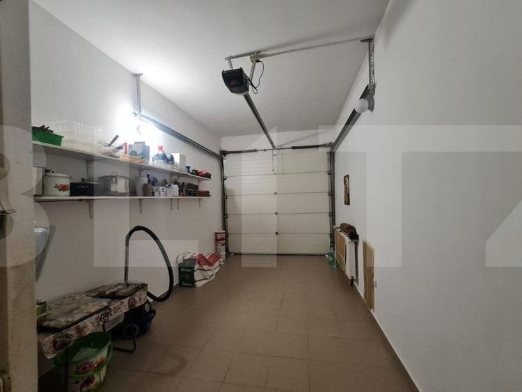 Casă individuală cu 9 camere cu Garaj în Făget
