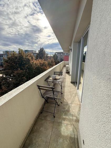 Apartament cu 3 camere decomandat, mobilat în Străulești