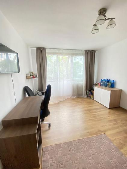 Politehnica - Facultate - Metrou - Disponibil - 6