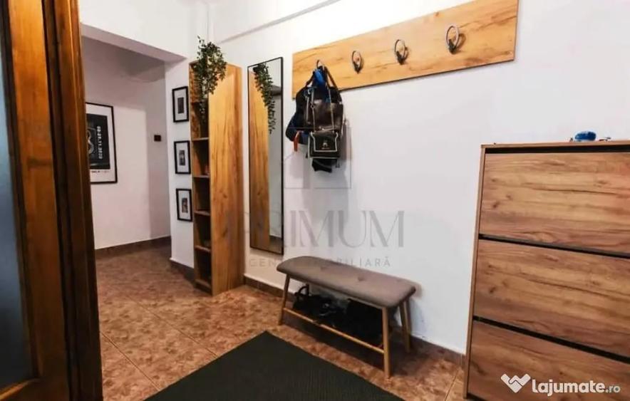 Apartament cu 4 camere decomandat în Central