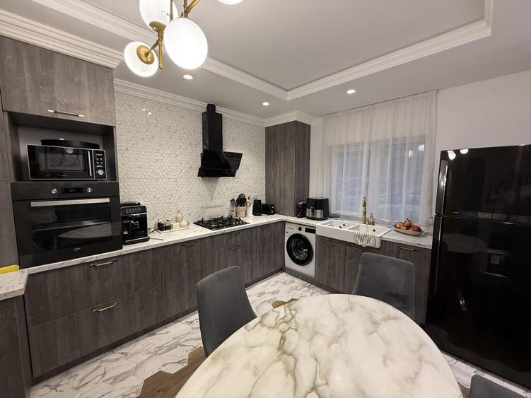 Apartament cu 3 camere decomandat în Burdujeni