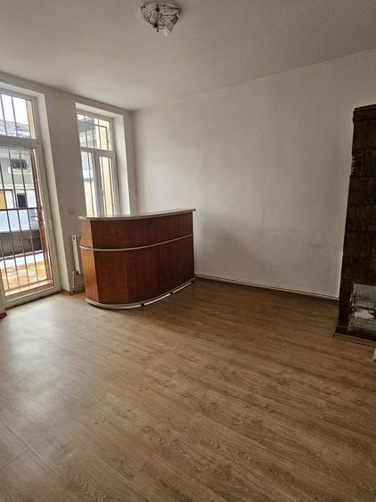 Casă cu 27 camere cu Teren 573 Mp în Basarab