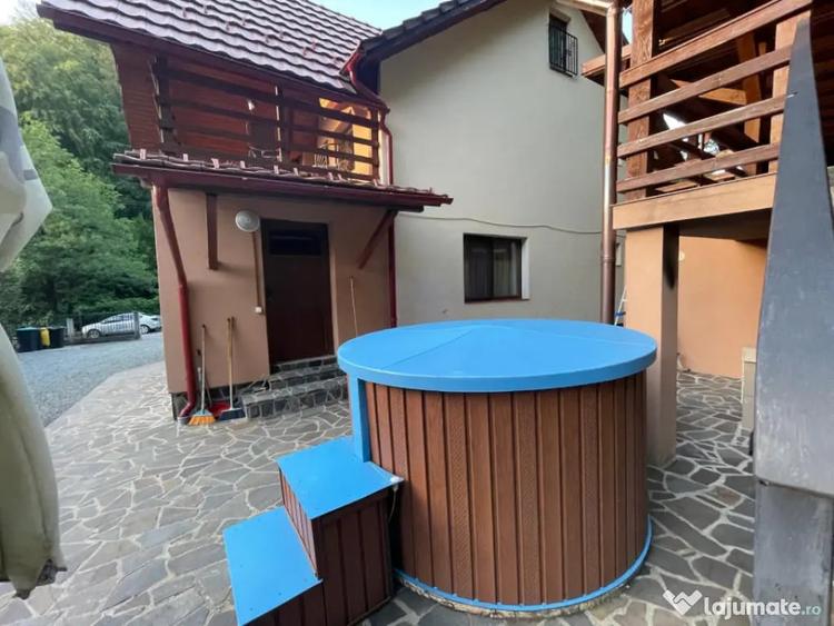 Casă cu 6 camere cu Teren 500 Mp în Firiza
