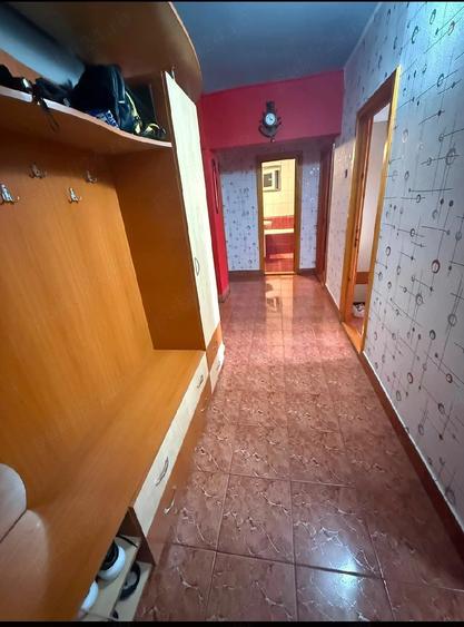 Apartament cu 3 camere decomandat în Buzaului
