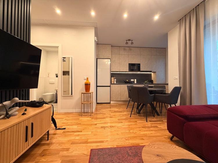 Apartament cu 3 camere decomandat, mobilat în Străulești