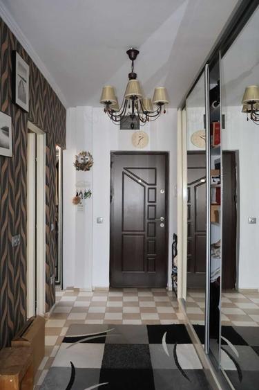 Apartament cu 3 camere semidecomandat în Baciu