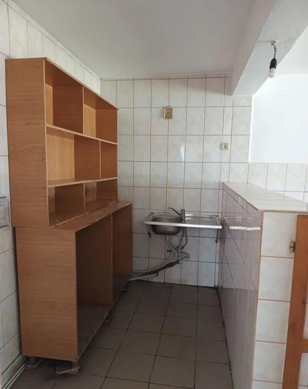 Spațiu comercial, de 100 mp, în Lilieci