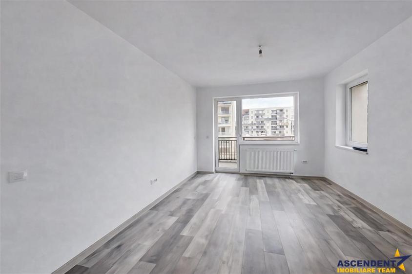 Apartament cu 3 camere decomandat în Tractorul — fotografia 3