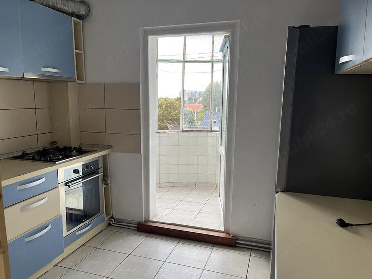 Apartament cu 3 camere decomandat în Banu Mărăcine