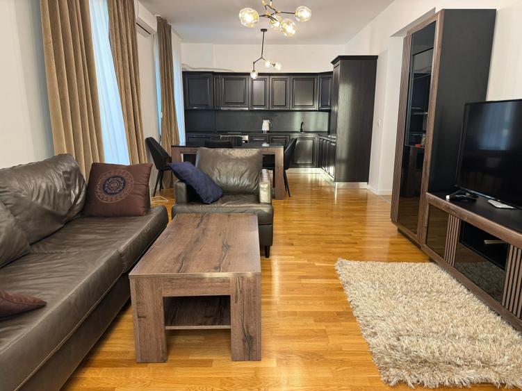 Apartament cu 3 camere decomandat în Domenii
