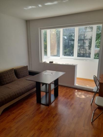 Apartament cu 2 camere decomandat în Drumul Carului