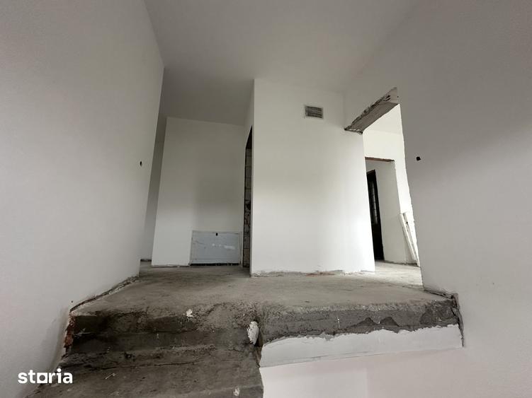 Casă cu 5 camere cu Teren 200 Mp în Brestei