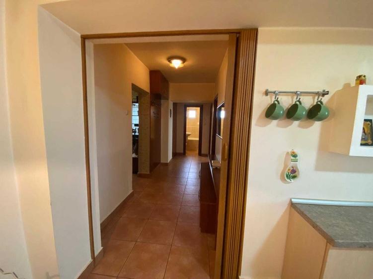 Apartament cu 4 camere decomandat în Iancului