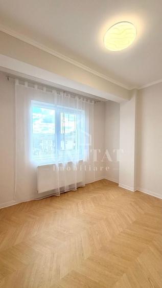 Apartament cu 3 camere semidecomandat în Florești