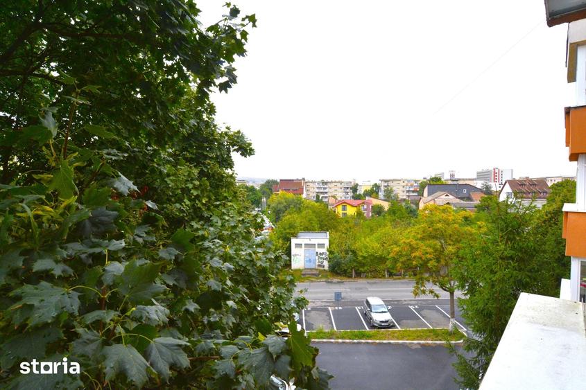 Apartament cu 4 camere în Mărăști