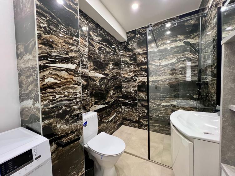 Apartament cu 4 camere decomandat, mobilat în Florești