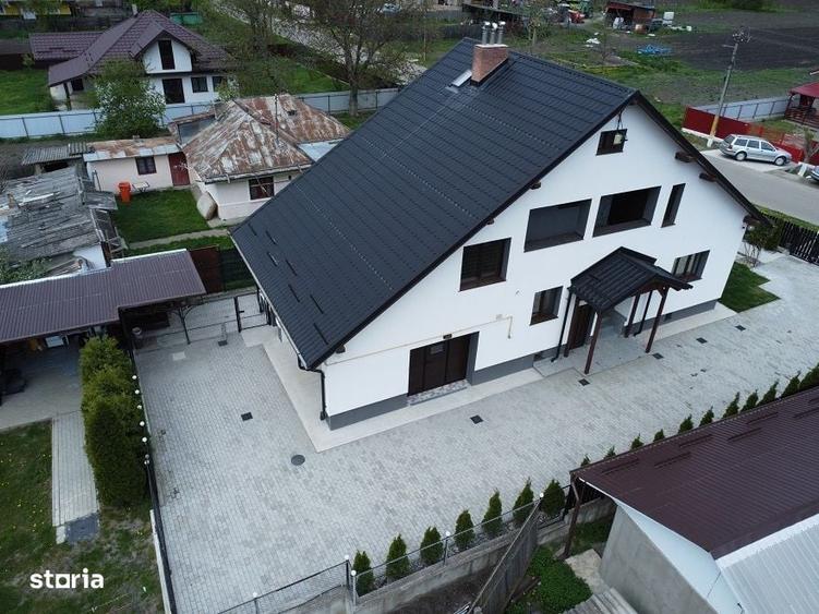Casă cu 4 camere în Hârlești