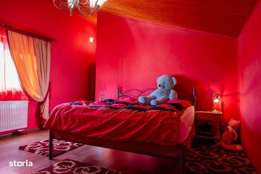 Casă cu 4 camere în Cristian