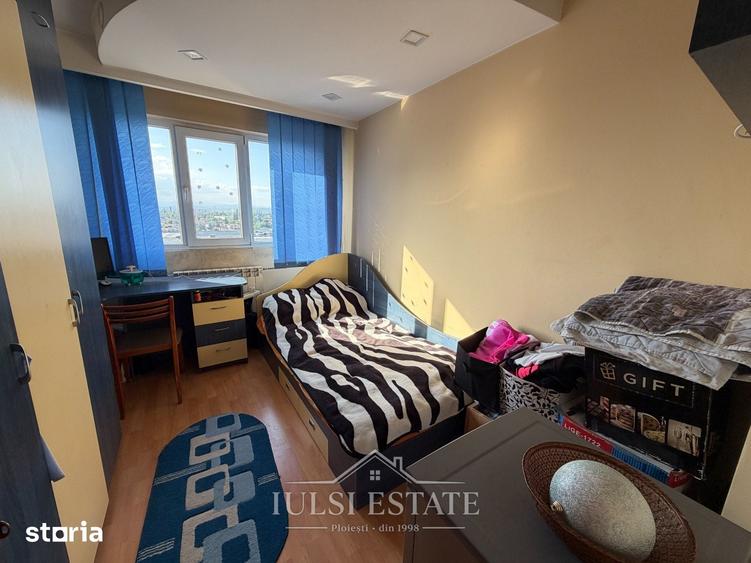 Apartament cu 3 camere decomandat în Central