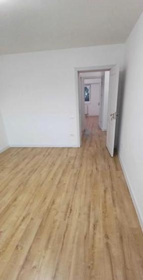 Apartament cu 2 camere decomandat în Trocadero
