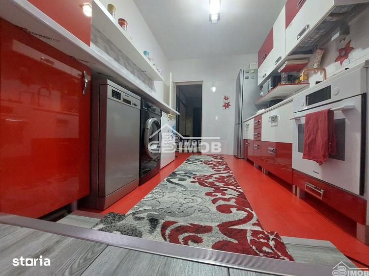 Casă cu 4 camere cu Teren 185 Mp în Ulmi