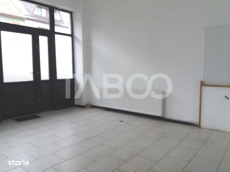 Spațiu comercial, de 80 mp, în Central