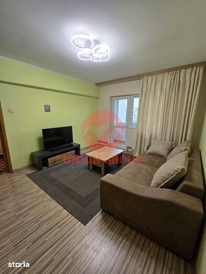 Apartament cu 3 camere semidecomandat în Inel II