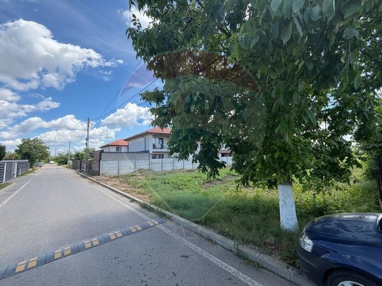 Teren Construcții intravilan de 1000 mp, în Dragomirești-Deal