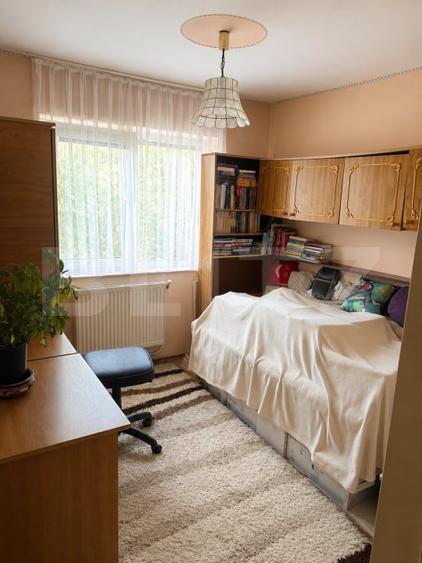 Apartament cu 3 camere semidecomandat, mobilat în Sud-Est