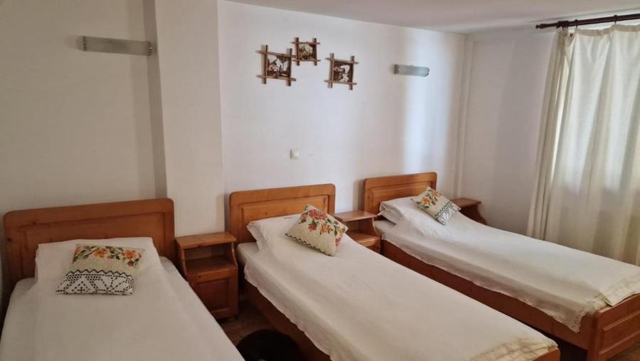 Hotel/Pensiune, de 56.200000762939 mp, în Moieciu de Jos