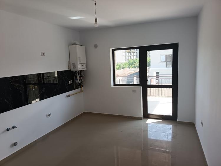 Duplex cu 4 camere cu Canalizare în Valea Lupului