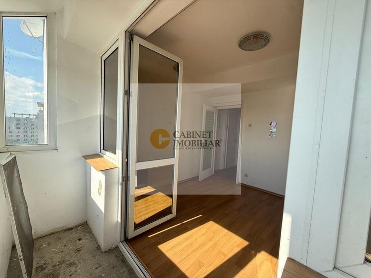 Apartament cu 3 camere decomandat în Gara de Nord