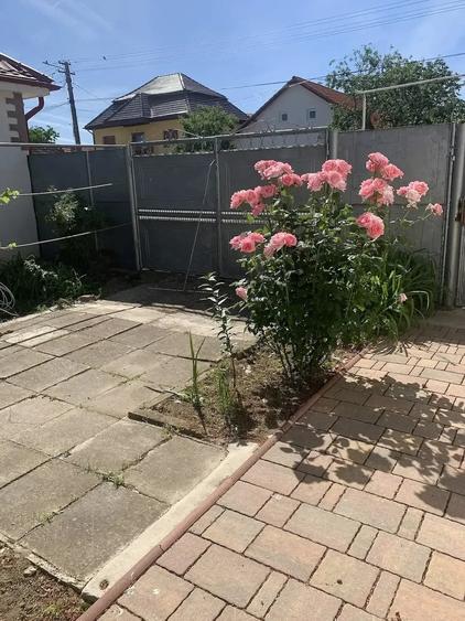Casă cu 2 camere cu Teren 500 Mp în Central