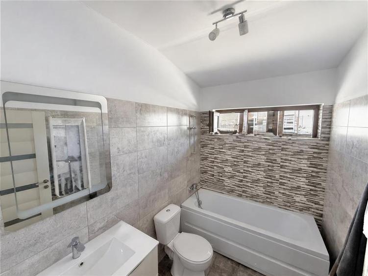 Duplex cu 3 camere cu Teren 129.94999694824 Mp în Bartolomeu