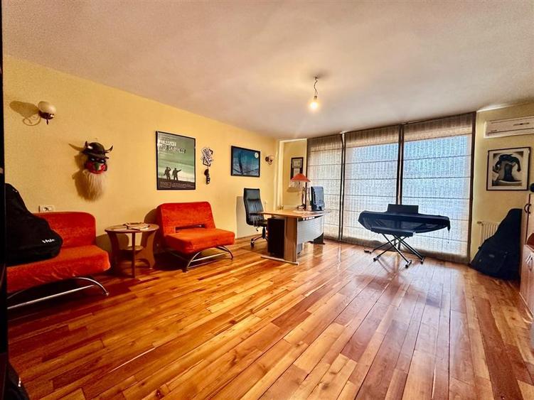 Casă cu 7 camere cu Teren 600 Mp în Pipera