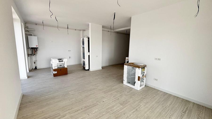 Apartament cu 2 camere semidecomandat, mobilat în Albert