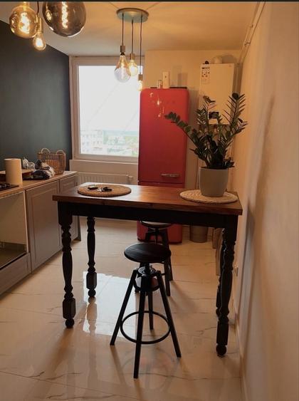Apartament cu 3 camere decomandat în Focșănei