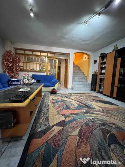 Casă cu 7 camere cu Teren 200 Mp în Splaiul Unirii