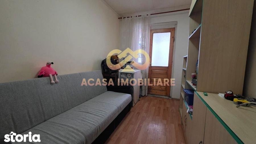Apartament cu 3 camere semidecomandat în Alexandru cel Bun