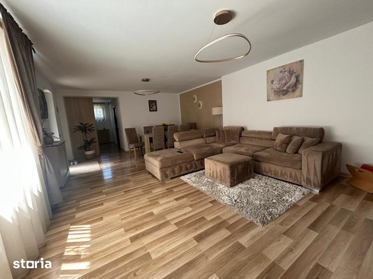 Casă cu 5 camere cu Teren 325 Mp în Central